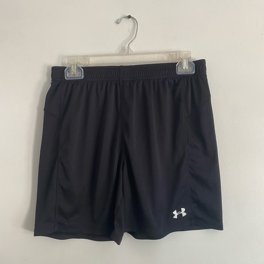 Under armor loose fit shorts, size small, black